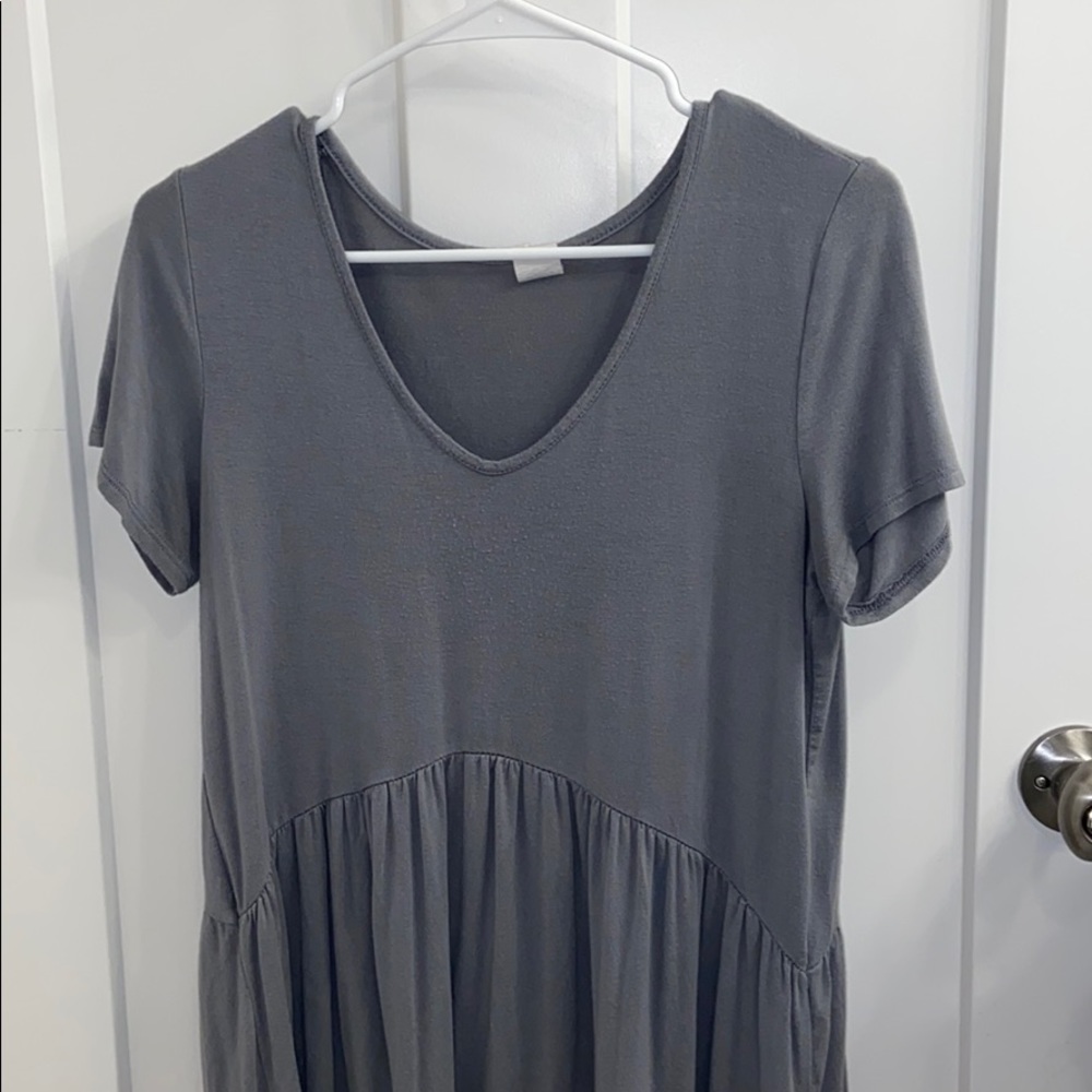 Gray Ruffle Tee